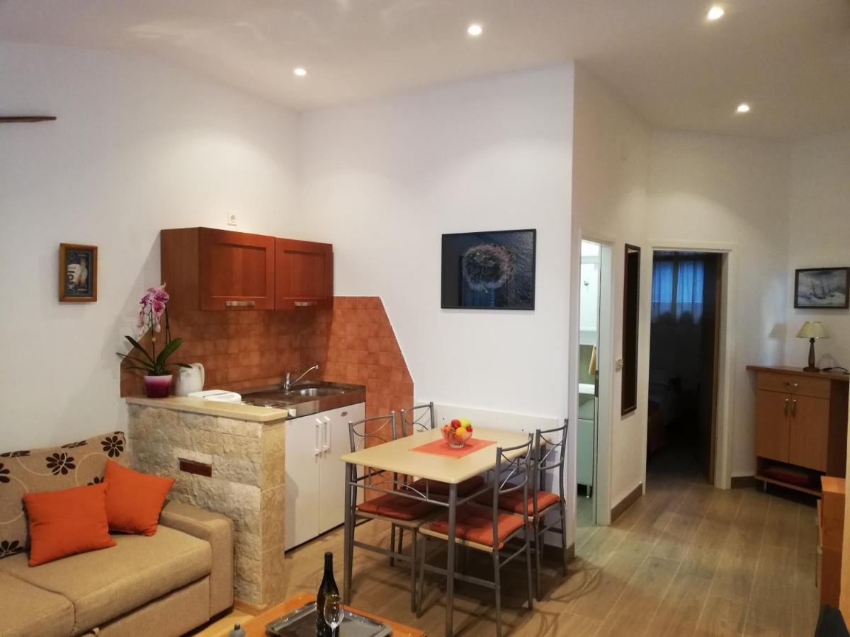 Adria Apartments 普拉 外观 照片