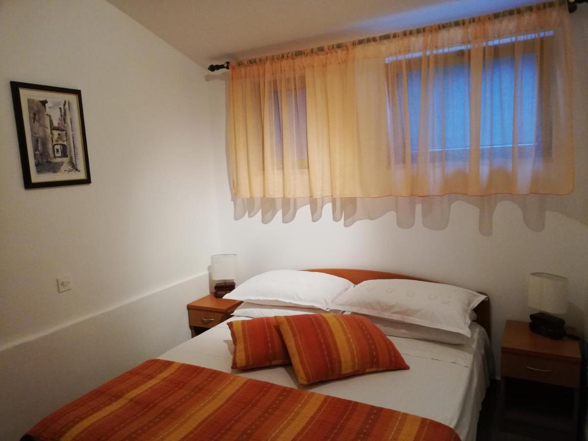 Adria Apartments 普拉 外观 照片